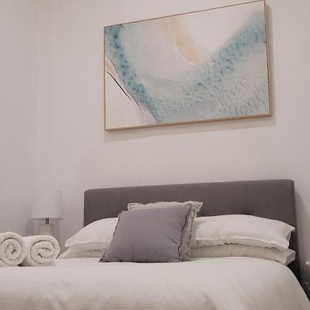 Boutique Beach House In The Heart Of St. Kilda メルボルン エクステリア 写真