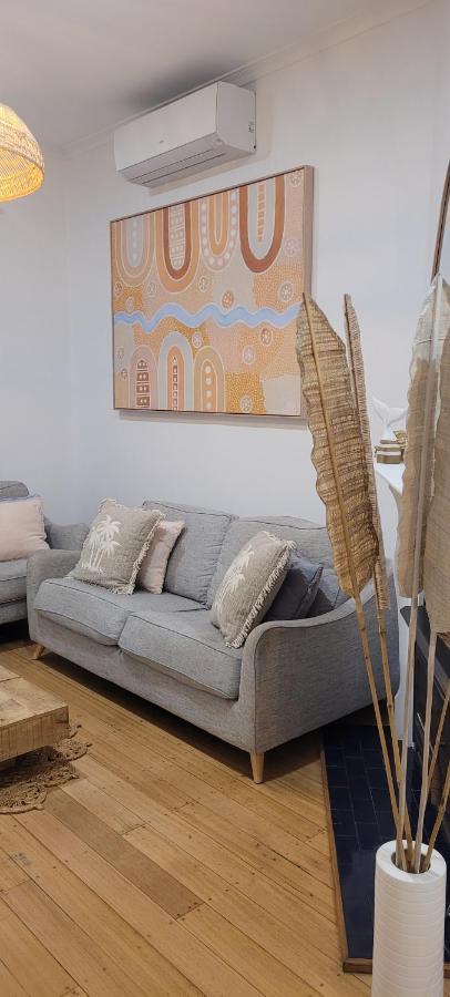 Boutique Beach House In The Heart Of St. Kilda メルボルン エクステリア 写真