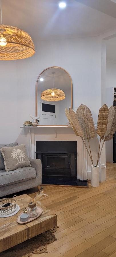 Boutique Beach House In The Heart Of St. Kilda メルボルン エクステリア 写真