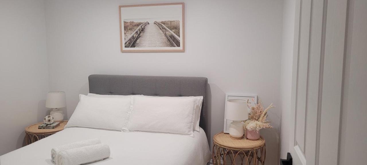 Boutique Beach House In The Heart Of St. Kilda メルボルン エクステリア 写真