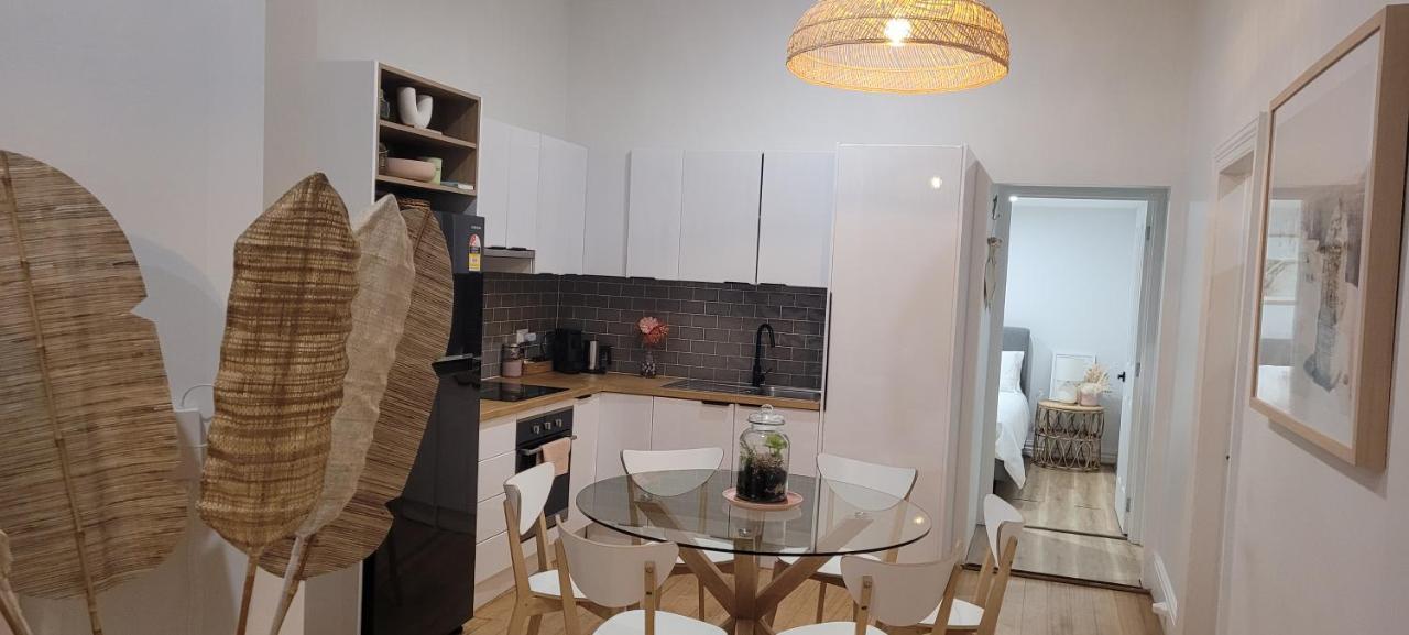 Boutique Beach House In The Heart Of St. Kilda メルボルン エクステリア 写真