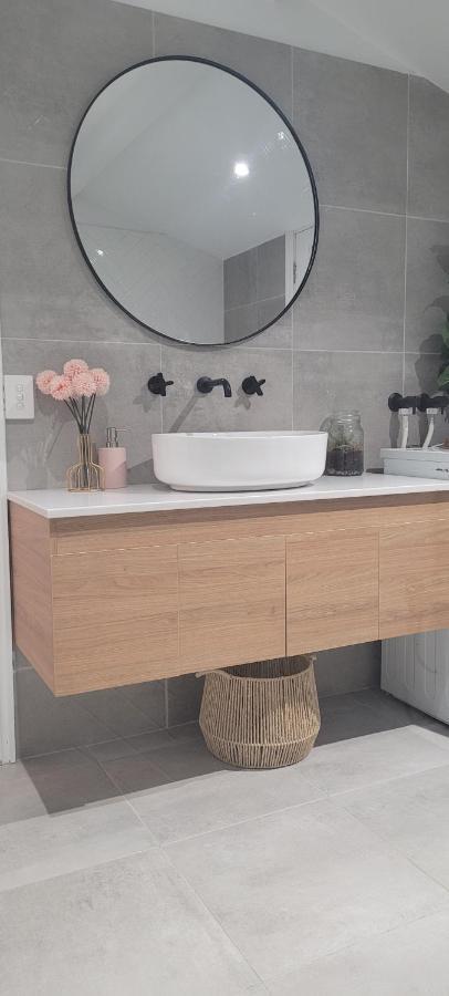 Boutique Beach House In The Heart Of St. Kilda メルボルン エクステリア 写真