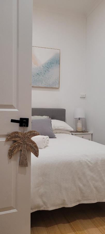 Boutique Beach House In The Heart Of St. Kilda メルボルン エクステリア 写真