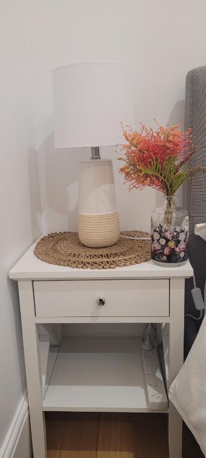 Boutique Beach House In The Heart Of St. Kilda メルボルン エクステリア 写真